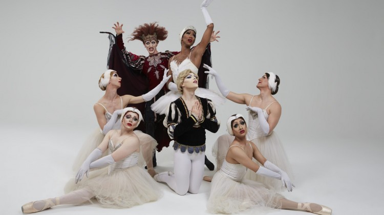 GLORIOUS AND GIDDY – LES BALLETS TROCKADERO DE MONTE CARLO GLORIOUS AND GIDDY – LES BALLETS TROCKADERO DE MONTE CARLO