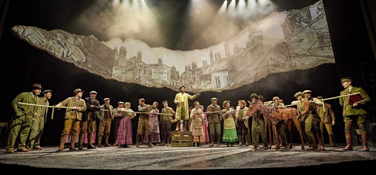 WAR HORSE – AN UNFORGETTABLE THEATRICAL EVENT COMES TO LEEDS GRAND WAR HORSE – AN UNFORGETTABLE THEATRICAL EVENT COMES TO LEEDS GRAND