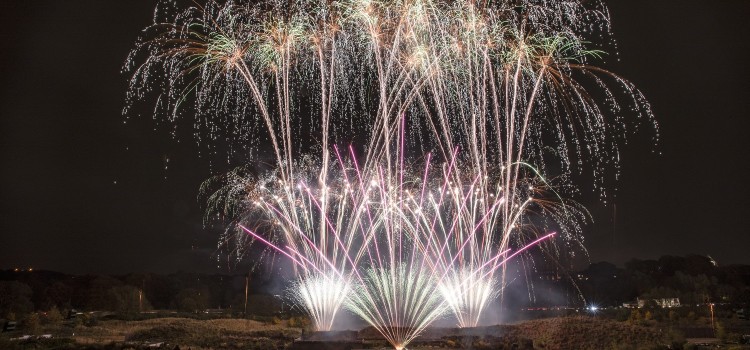 PYROMUSICAL TO LIGHT UP SKY ABOVE KYNREN PYROMUSICAL TO LIGHT UP SKY ABOVE KYNREN
