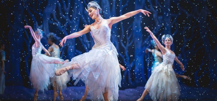 AN ENCHANTING CHRISTMAS TALE AN ENCHANTING CHRISTMAS TALE