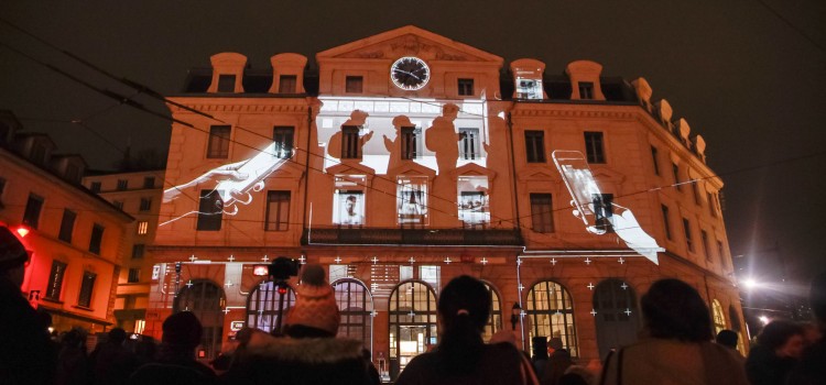 LIGHT NIGHT TRANSFORMS ICONIC BUILDINGS LIGHT NIGHT TRANSFORMS ICONIC BUILDINGS